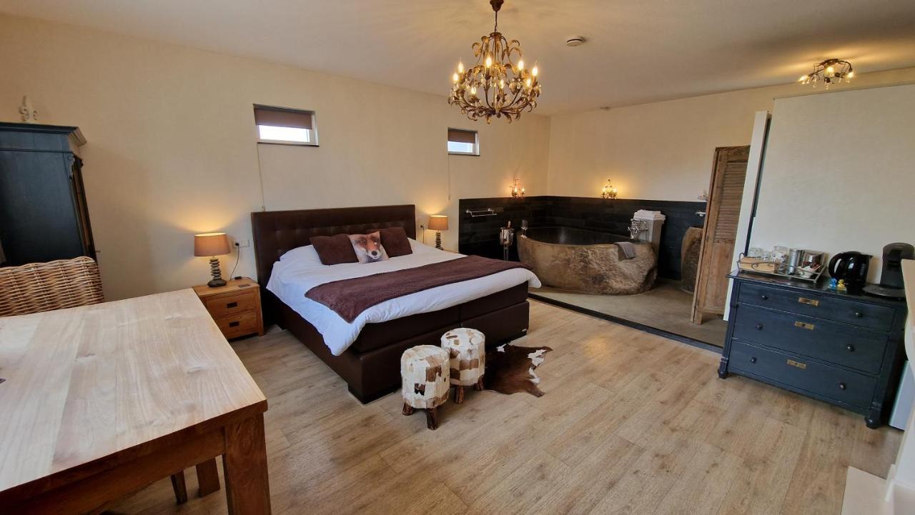 B&B De Droomhoeve นึนชเปท ภายนอก รูปภาพ