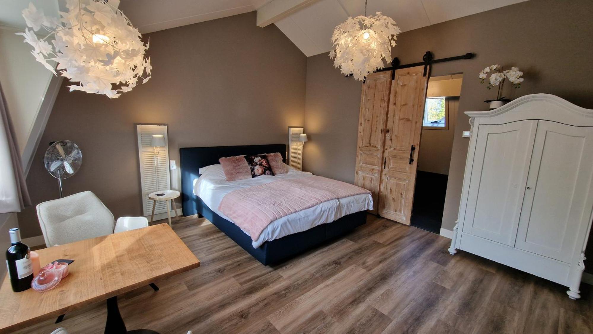 B&B De Droomhoeve นึนชเปท ภายนอก รูปภาพ