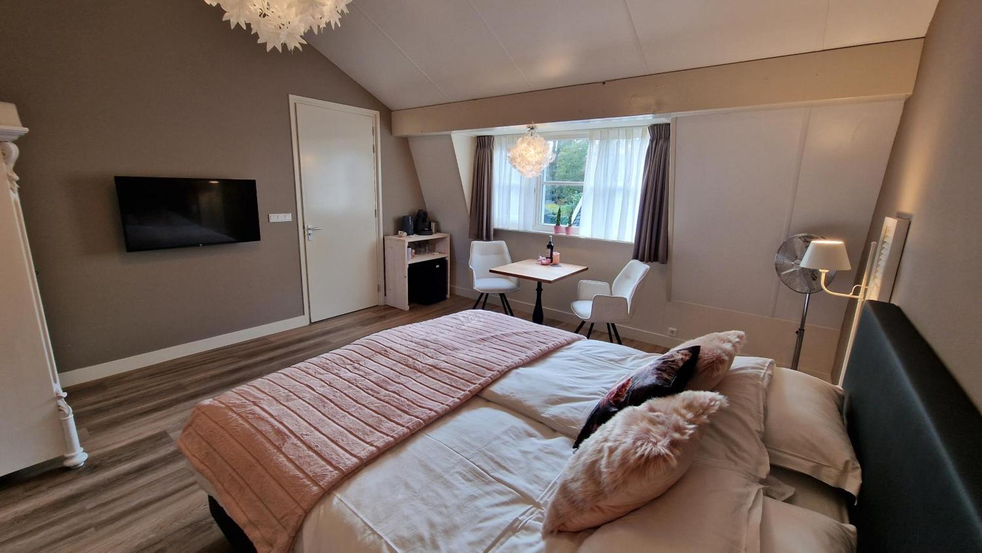 B&B De Droomhoeve นึนชเปท ภายนอก รูปภาพ